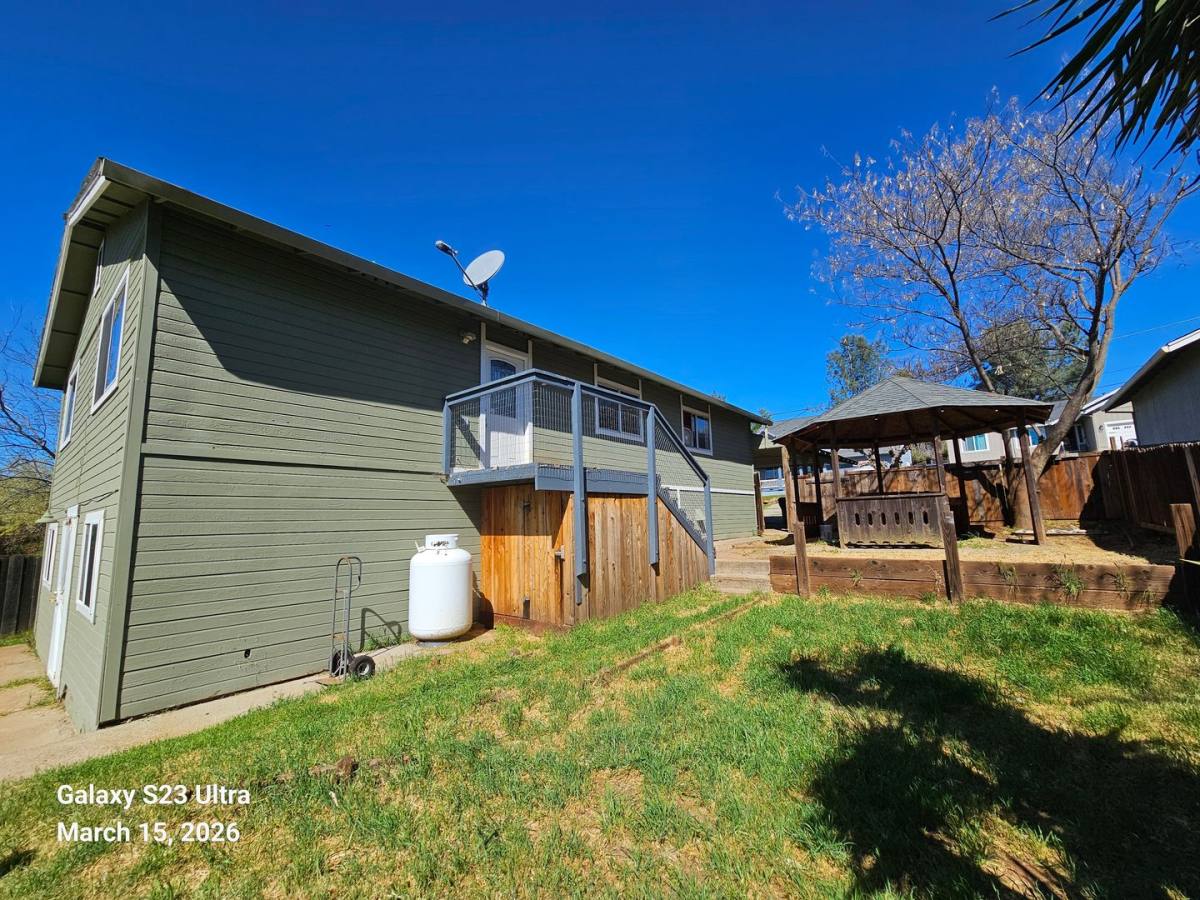 House for rent at 19141 Ravenhill Rd, Hidden Valley Lake, CA 95467