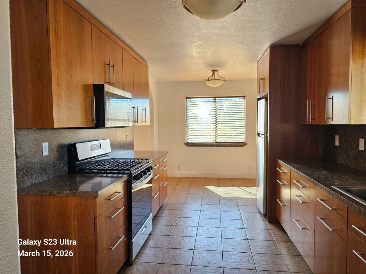 House for rent at 19141 Ravenhill Rd, Hidden Valley Lake, CA 95467