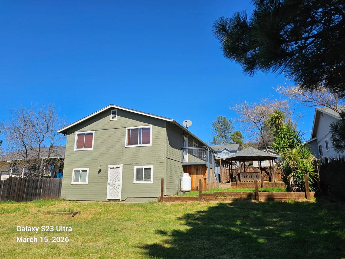 House for rent at 19141 Ravenhill Rd, Hidden Valley Lake, CA 95467