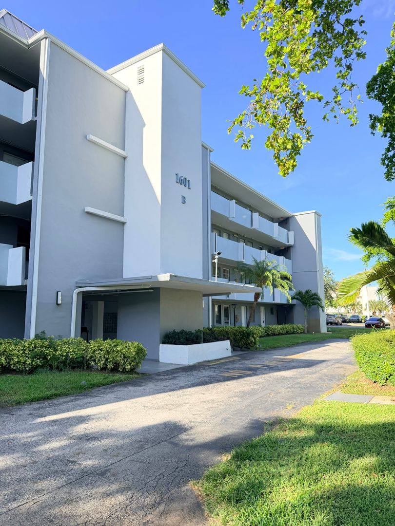 Condo for rent at 1601 NE 191st St, Miami, FL 33179