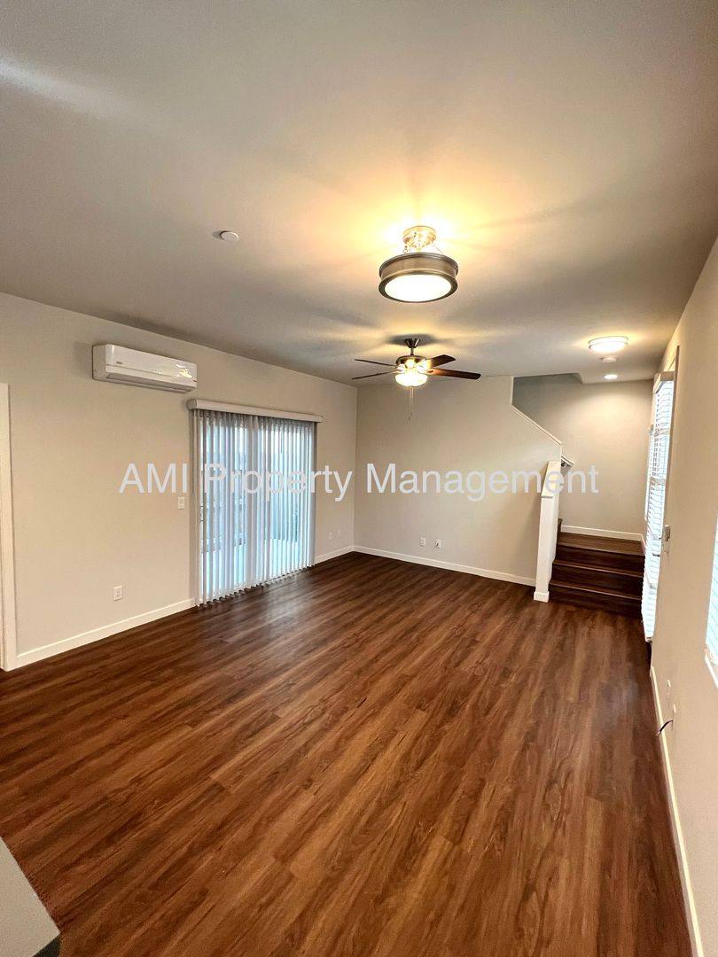 Townhouse for rent at 4651 Idaho St, San Diego, CA 92116