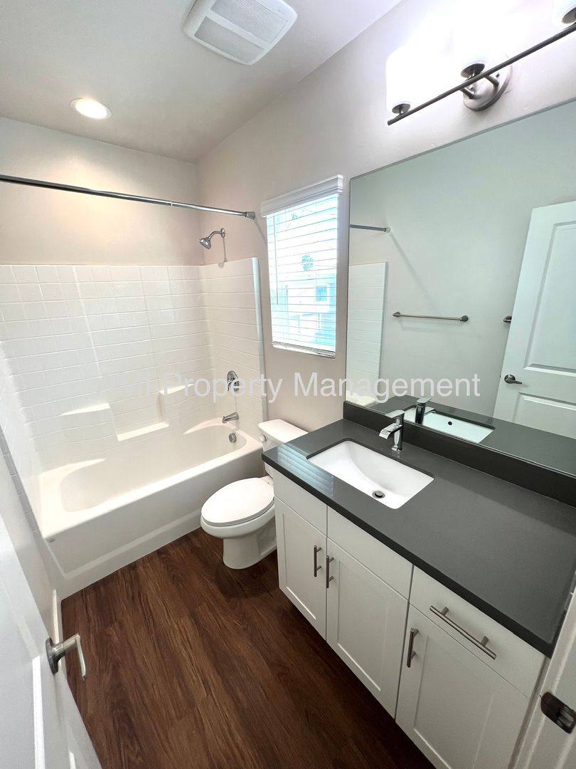Townhouse for rent at 4651 Idaho St, San Diego, CA 92116