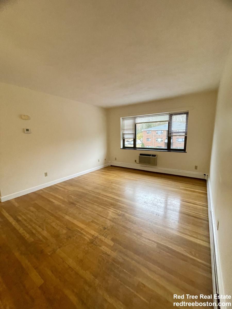 Apartment for rent at 276 Grove St #2, Auburndale, MA 02466