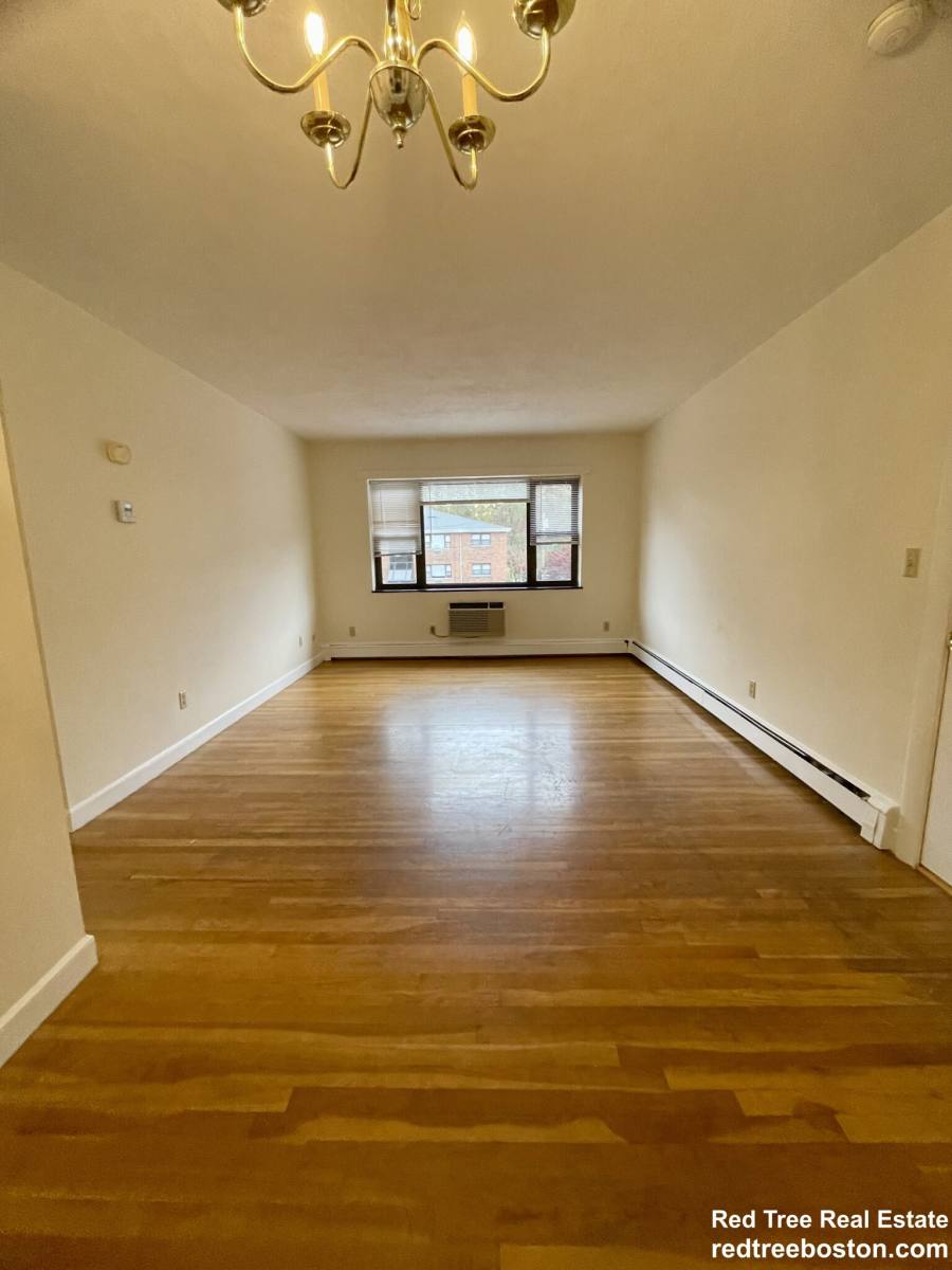 Apartment for rent at 276 Grove St #2, Auburndale, MA 02466