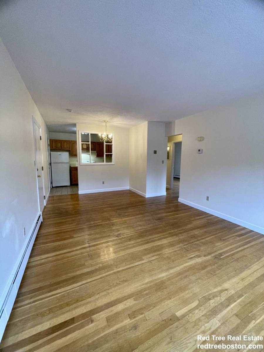 Apartment for rent at 276 Grove St #2, Auburndale, MA 02466