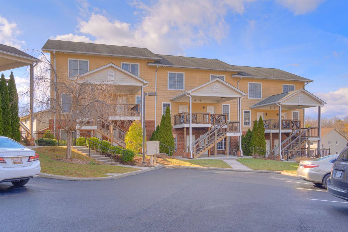 Apartment for rent at 112, 114 Hearthstone Dr, Blacksburg, VA 24060