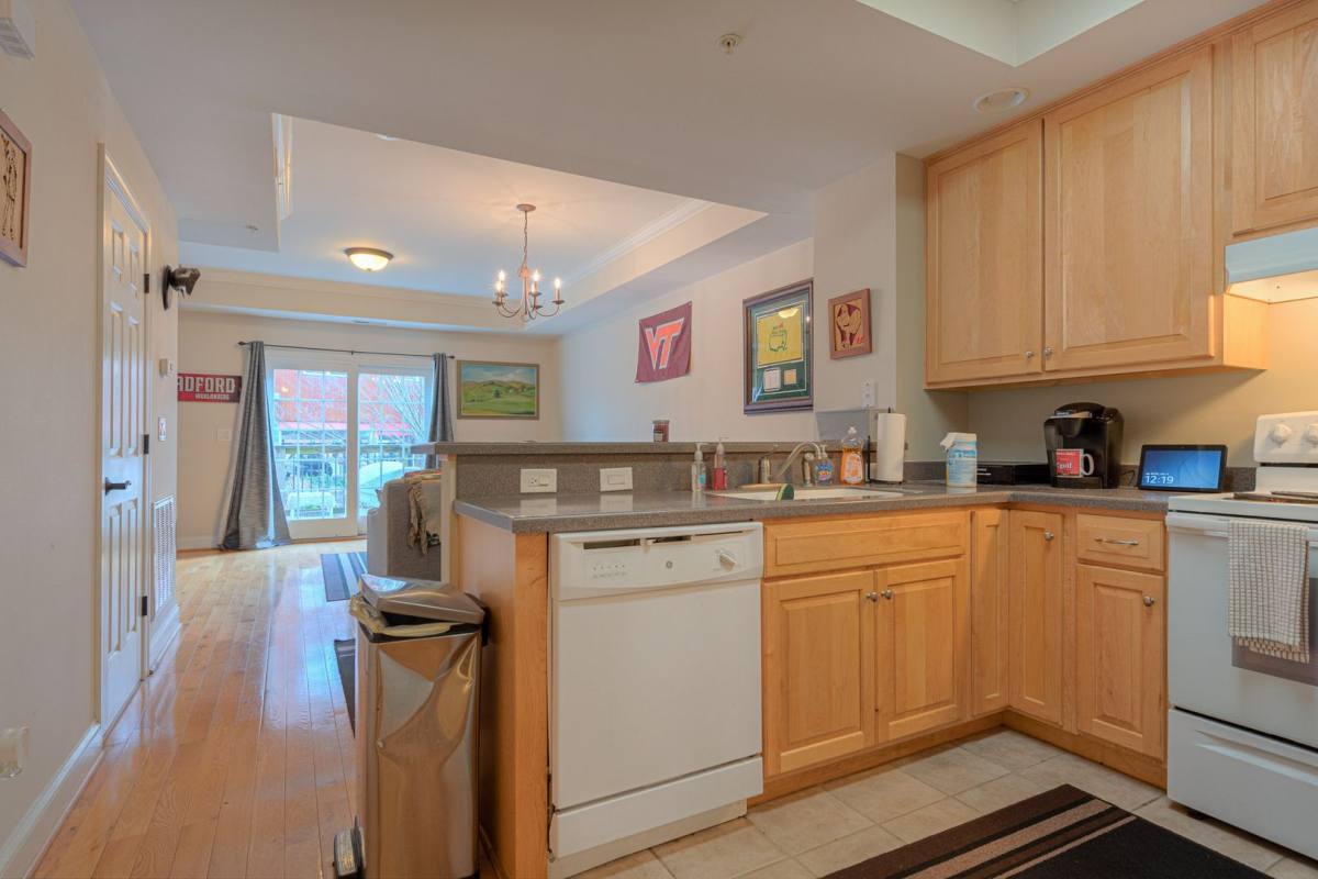 Apartment for rent at 112, 114 Hearthstone Dr, Blacksburg, VA 24060