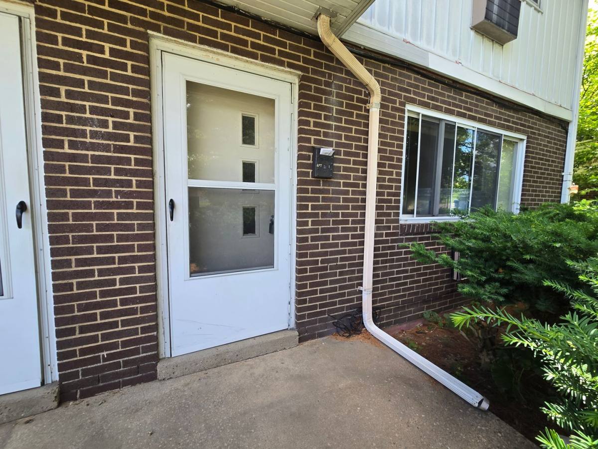 Apartment for rent at 305 Aqua Court, McKeesport, PA 15135