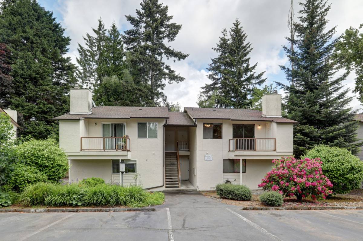 Condo for rent at 14152 74th Place NE, Bothell, WA 98011