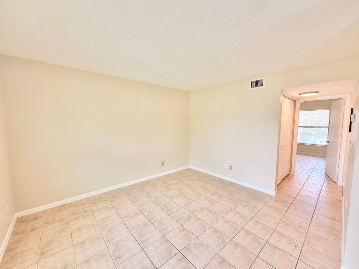 Apartment for rent at 3047 Tropicana Blvd, Naples, FL 34116