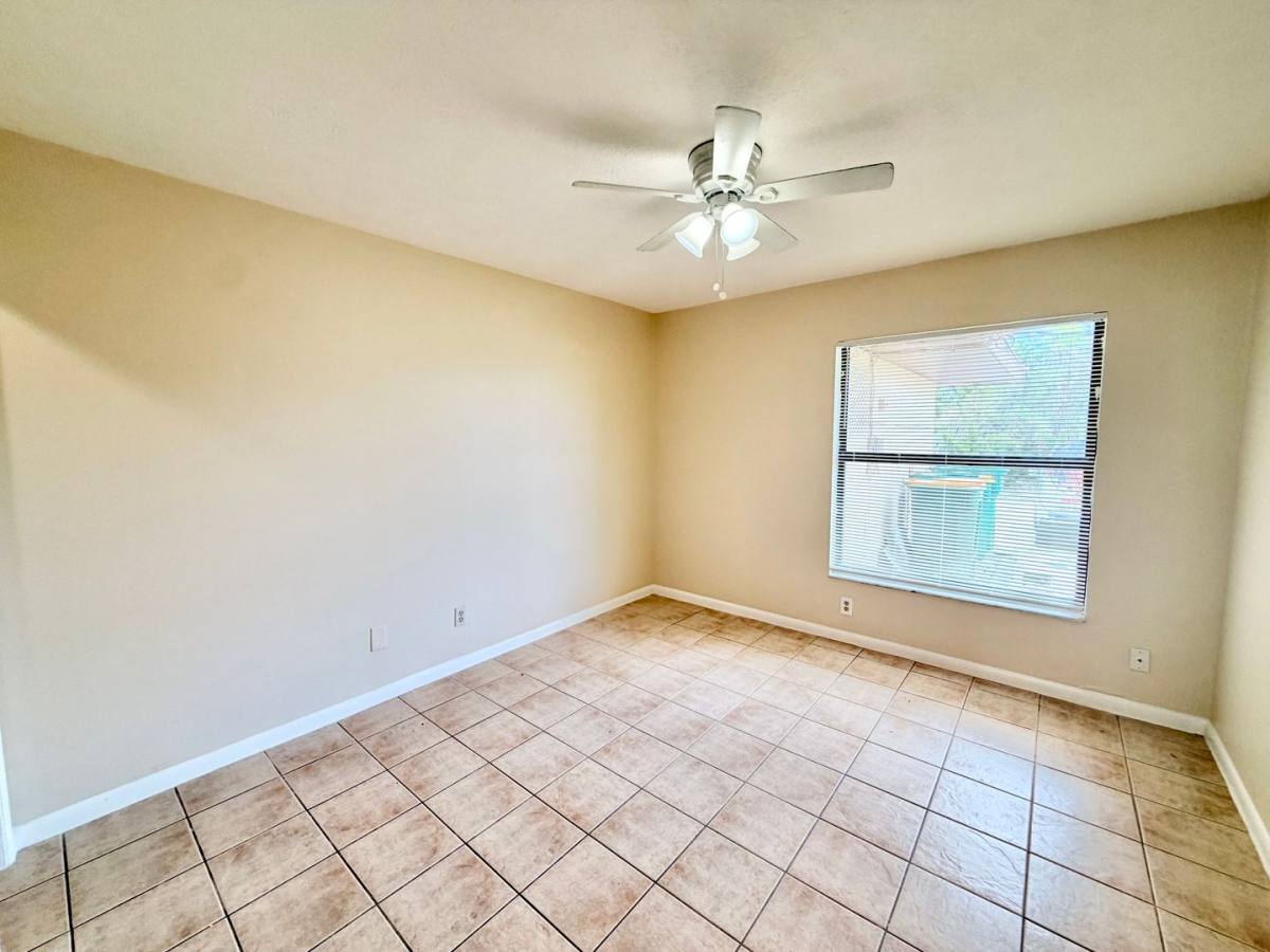 Apartment for rent at 3047 Tropicana Blvd, Naples, FL 34116