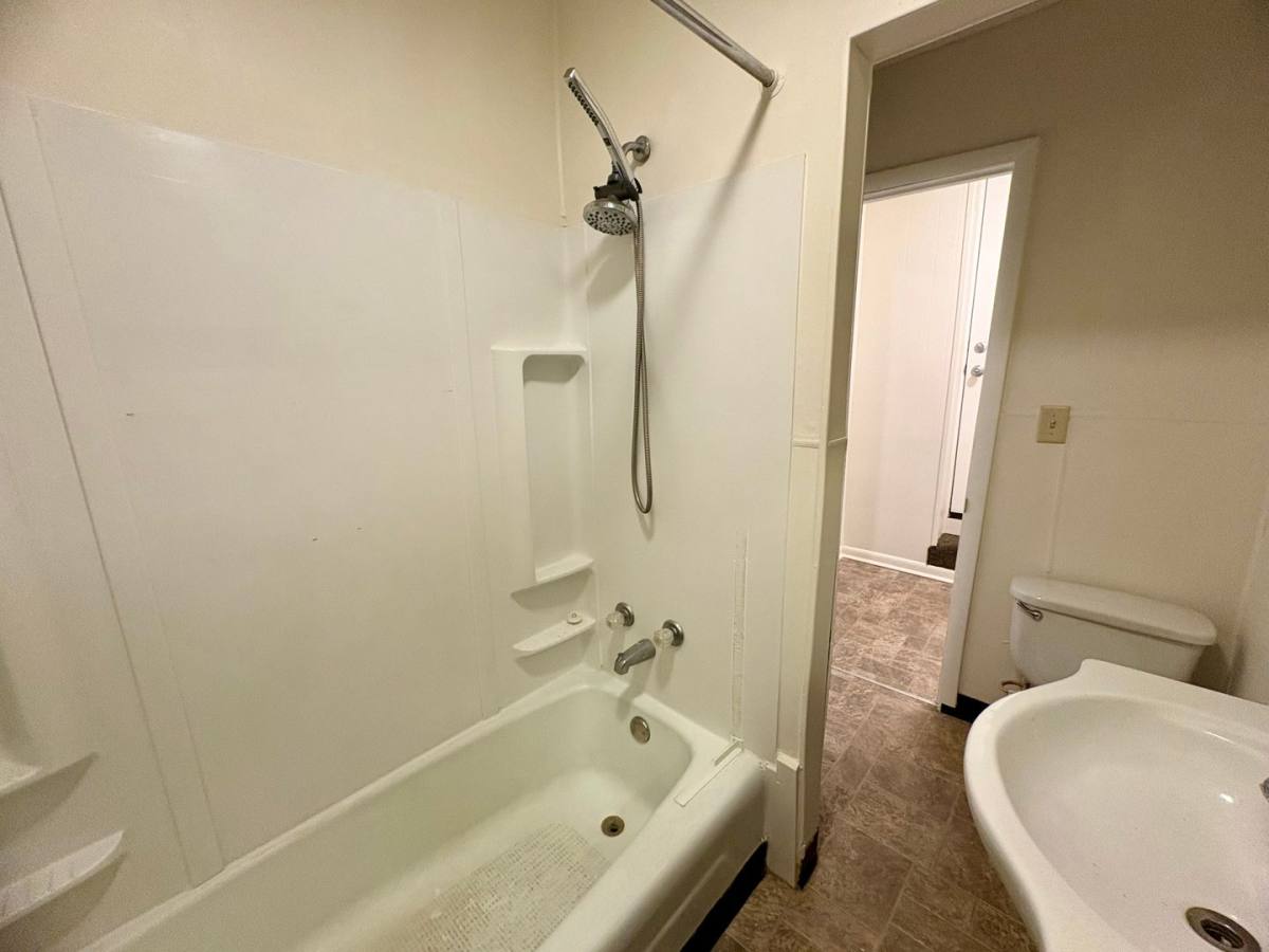 Apartment for rent at 568 Manor St, Lancaster, PA 17603