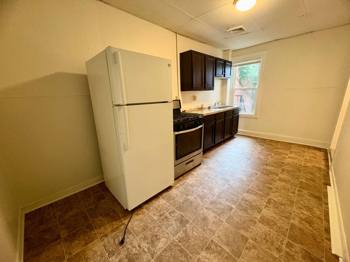Apartment for rent at 568 Manor St, Lancaster, PA 17603