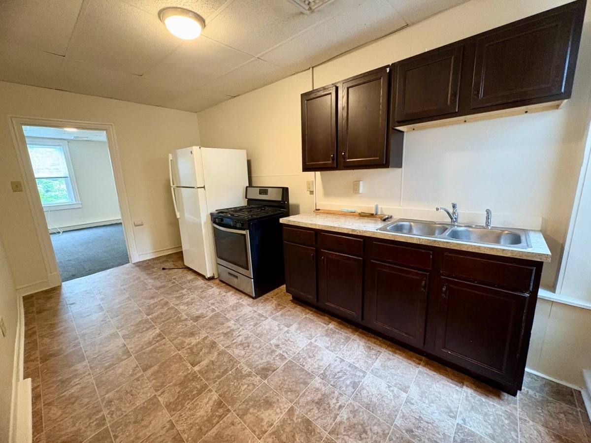 Apartment for rent at 568 Manor St, Lancaster, PA 17603
