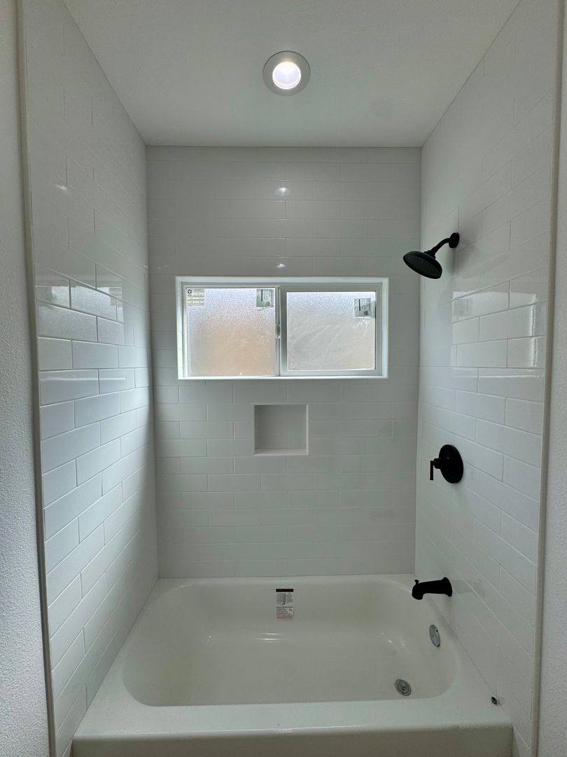 Apartment for rent at 2264 San Anseline Ave #7, Long Beach, CA 90815