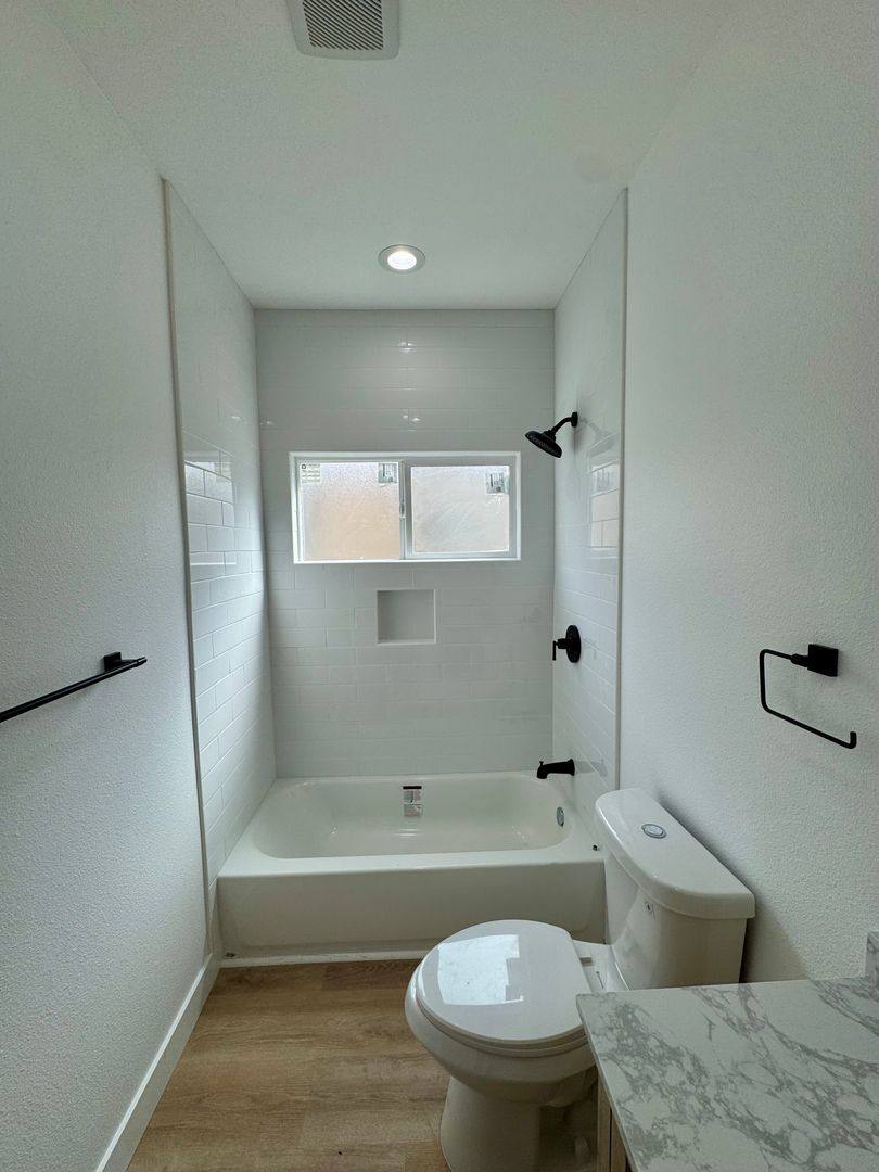 Apartment for rent at 2264 San Anseline Ave #7, Long Beach, CA 90815