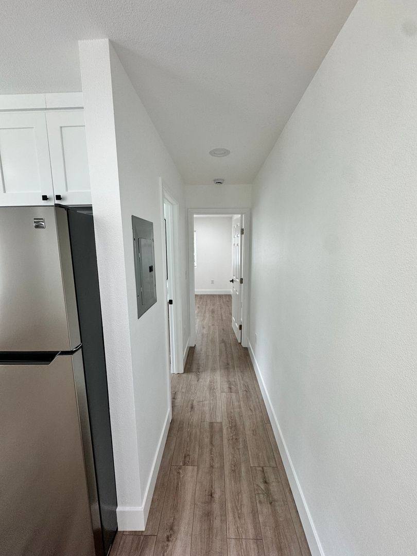 Apartment for rent at 2264 San Anseline Ave #7, Long Beach, CA 90815