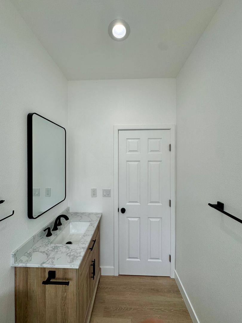 Apartment for rent at 2264 San Anseline Ave #7, Long Beach, CA 90815