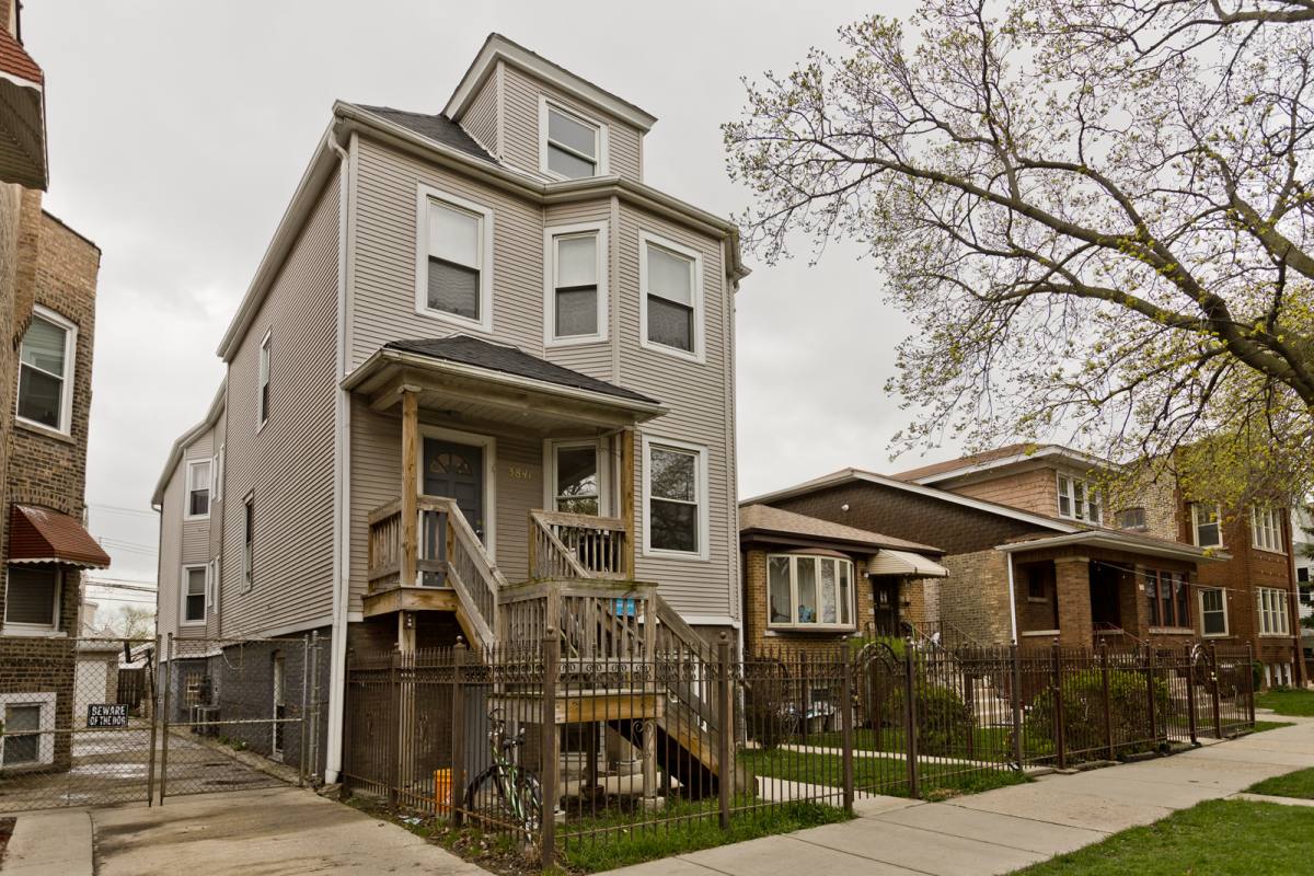 Apartment for rent at 3841 N Bernard St #1F, Chicago, IL 60618