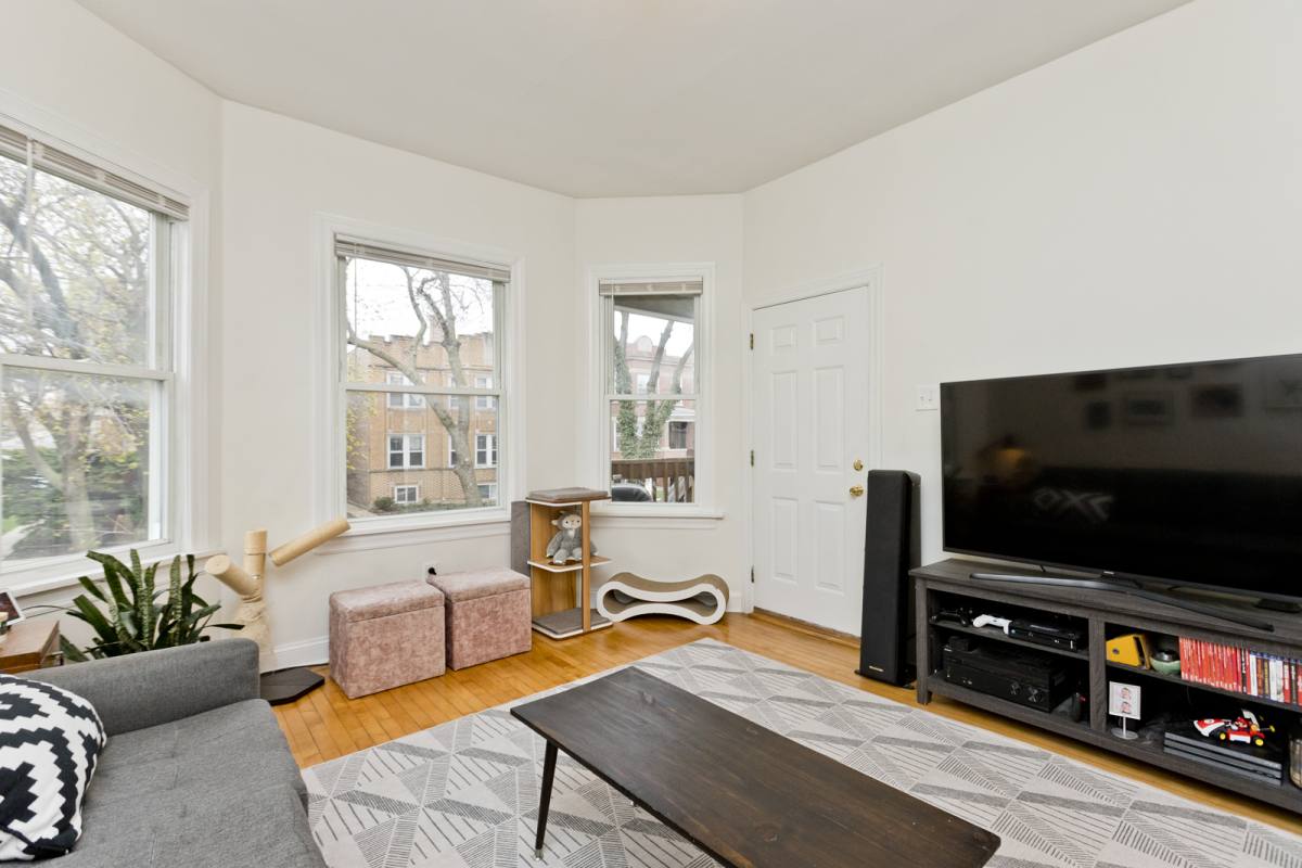 Apartment for rent at 3841 N Bernard St #1F, Chicago, IL 60618