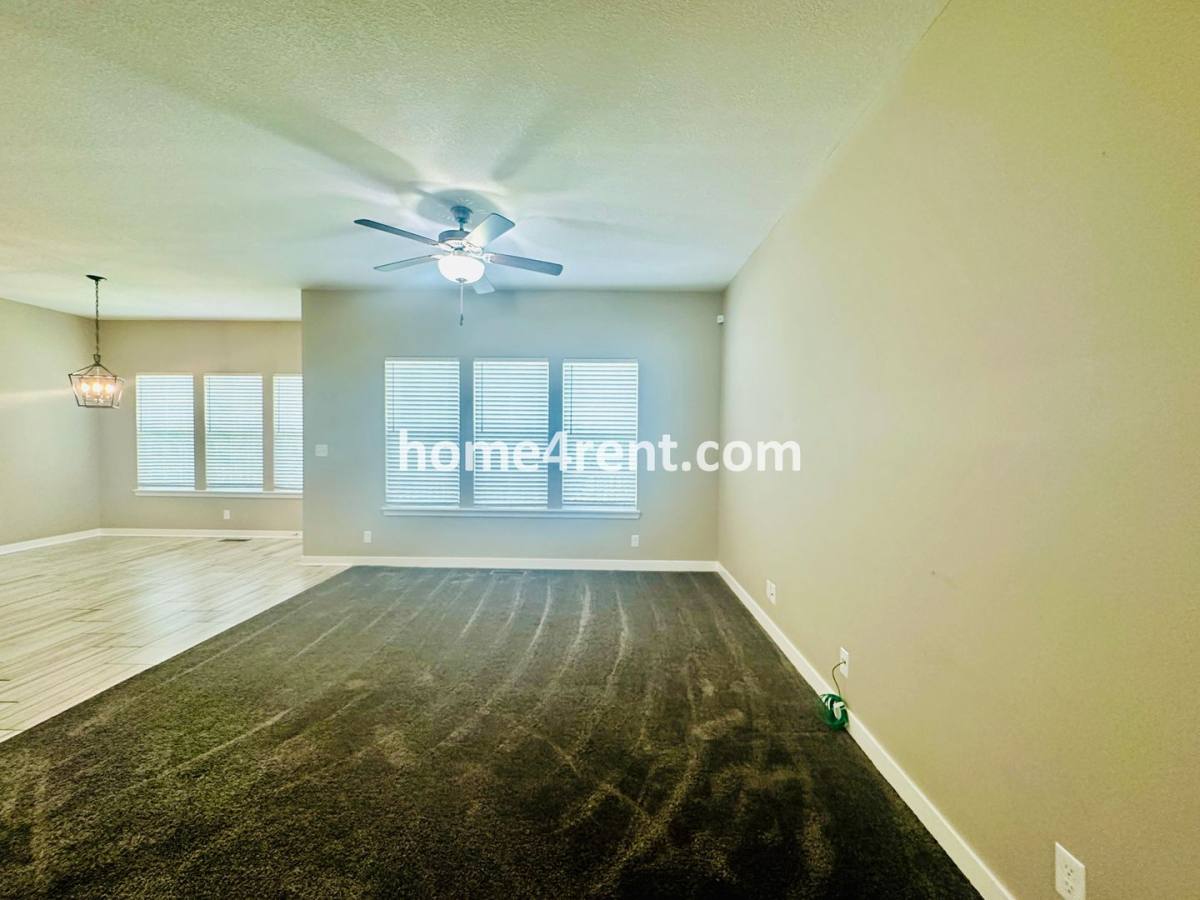 House for rent at 12701 E 47th Terrace Court S, Independence, MO 64055