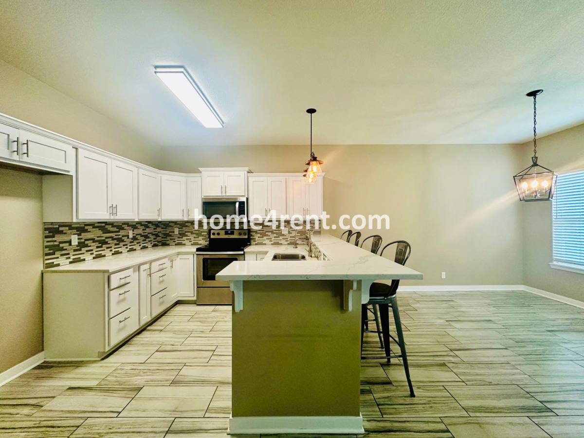 House for rent at 12701 E 47th Terrace Court S, Independence, MO 64055