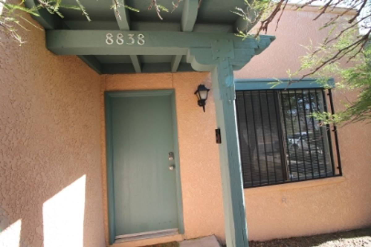 Townhouse for rent at 8838 E Arbor St, Tucson, AZ 85730
