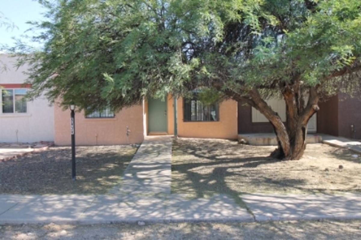 Townhouse for rent at 8838 E Arbor St, Tucson, AZ 85730