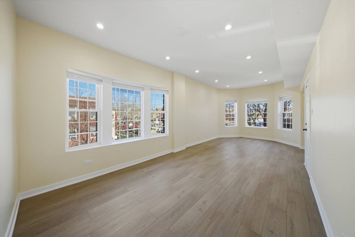 Apartment for rent at 4957 W Superior St #2, Chicago, IL 60644