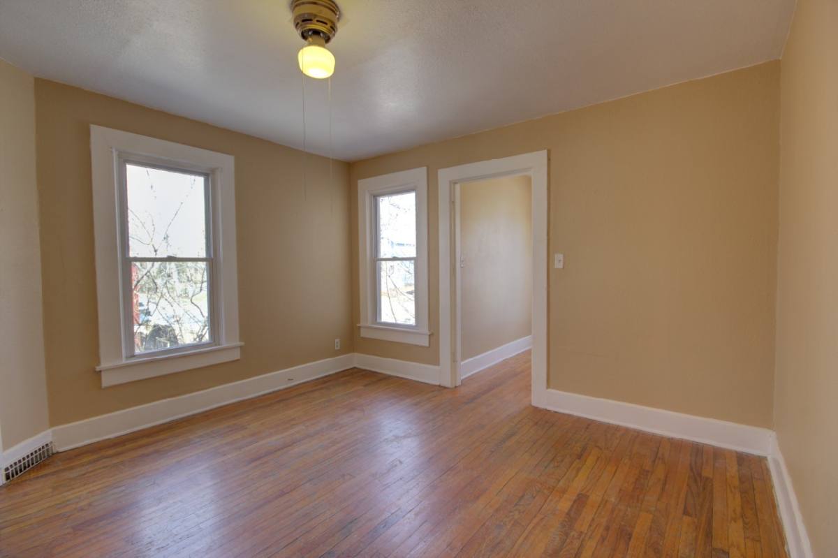 Apartment for rent at 1017 E 13th St, Davenport, IA 52803