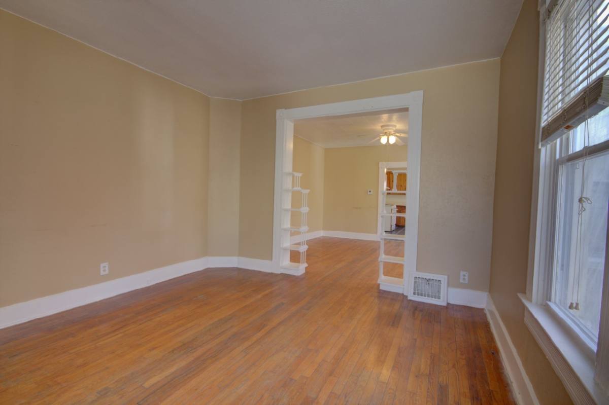 Apartment for rent at 1017 E 13th St, Davenport, IA 52803