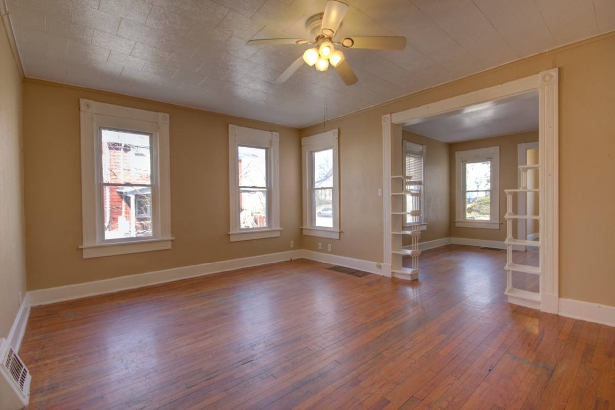 Apartment for rent at 1017 E 13th St, Davenport, IA 52803
