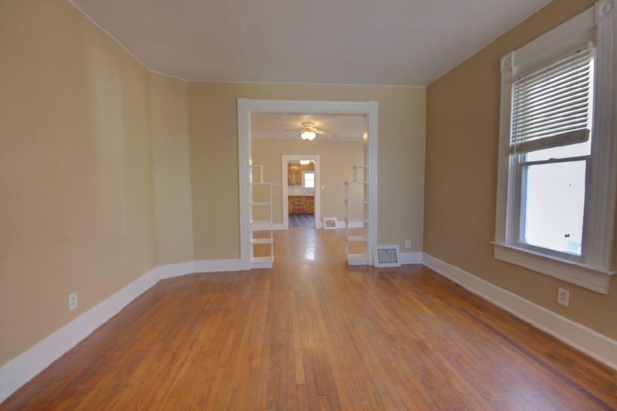 Apartment for rent at 1017 E 13th St, Davenport, IA 52803