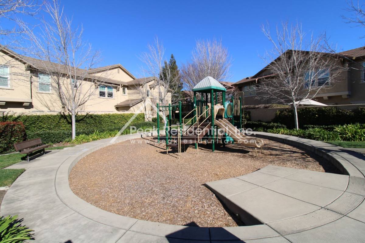 Condo for rent at 3301 N Park Dr, Sacramento, CA 95835
