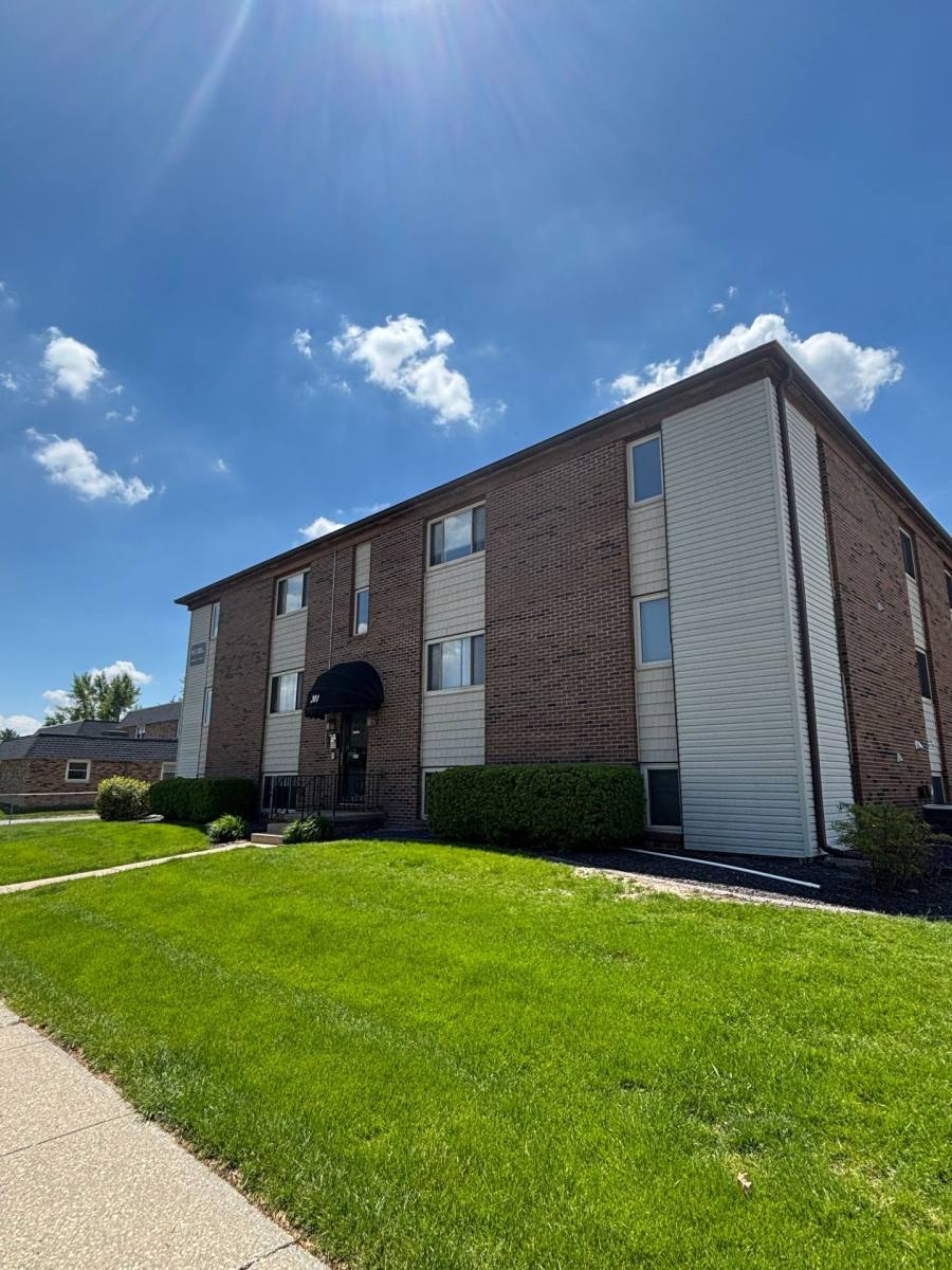 Apartment for rent at 201 S Regency Dr, Bloomington, IL 61701