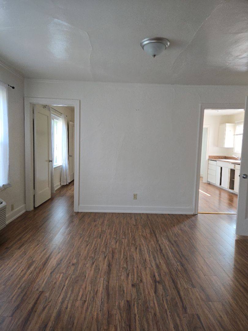 Apartment for rent at 505 S Holly St, Medford, OR 97501