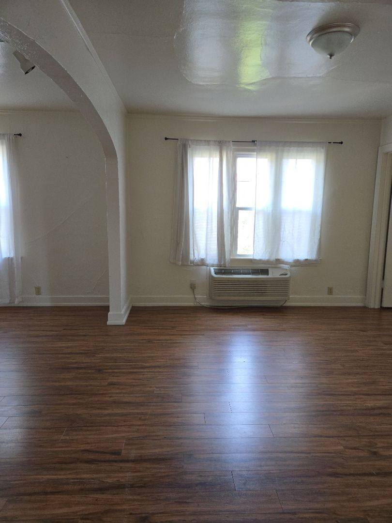 Apartment for rent at 505 S Holly St, Medford, OR 97501