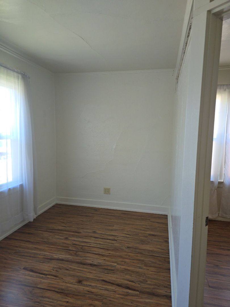 Apartment for rent at 505 S Holly St, Medford, OR 97501