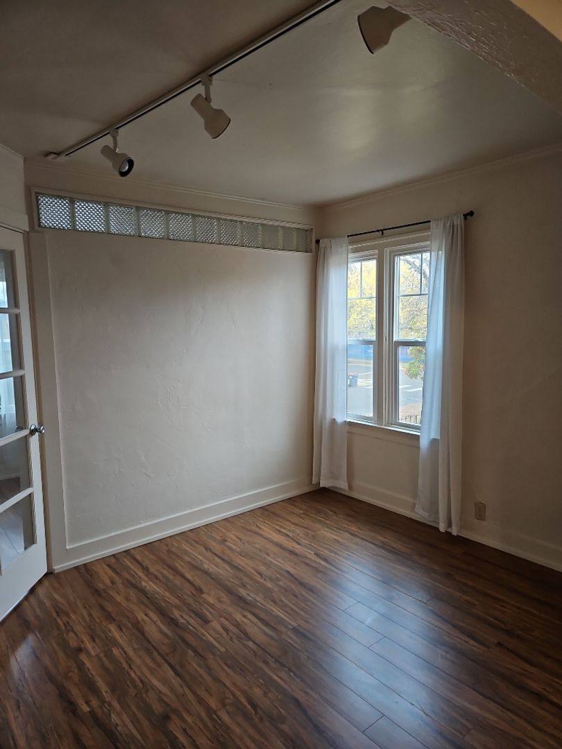 Apartment for rent at 505 S Holly St, Medford, OR 97501