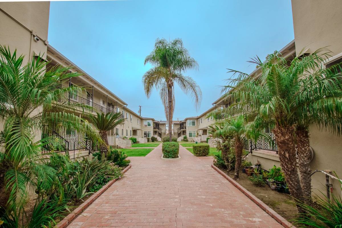 Apartment for rent at 761-799 E 46th St, Long Beach, CA 90807