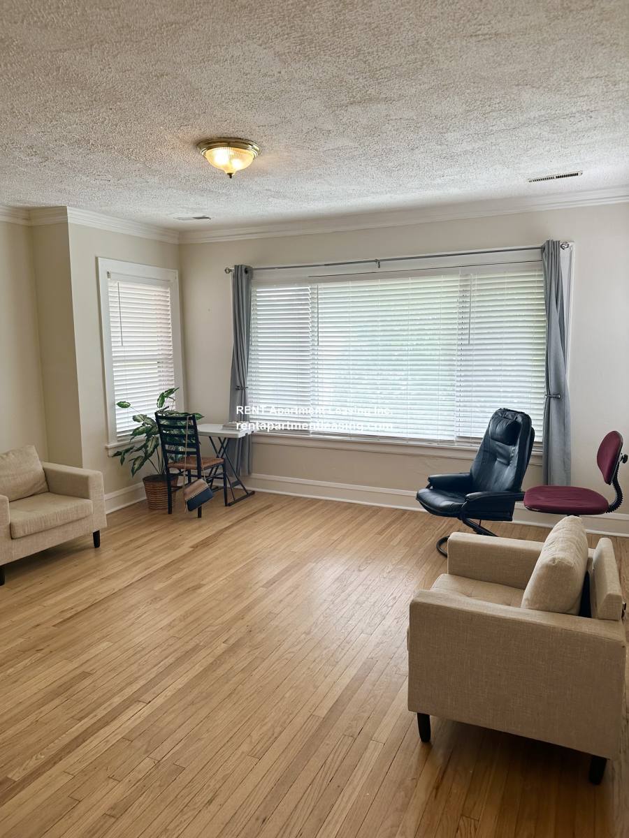 Apartment for rent at 6544 Talman Ave #2, Chicago, IL 60645