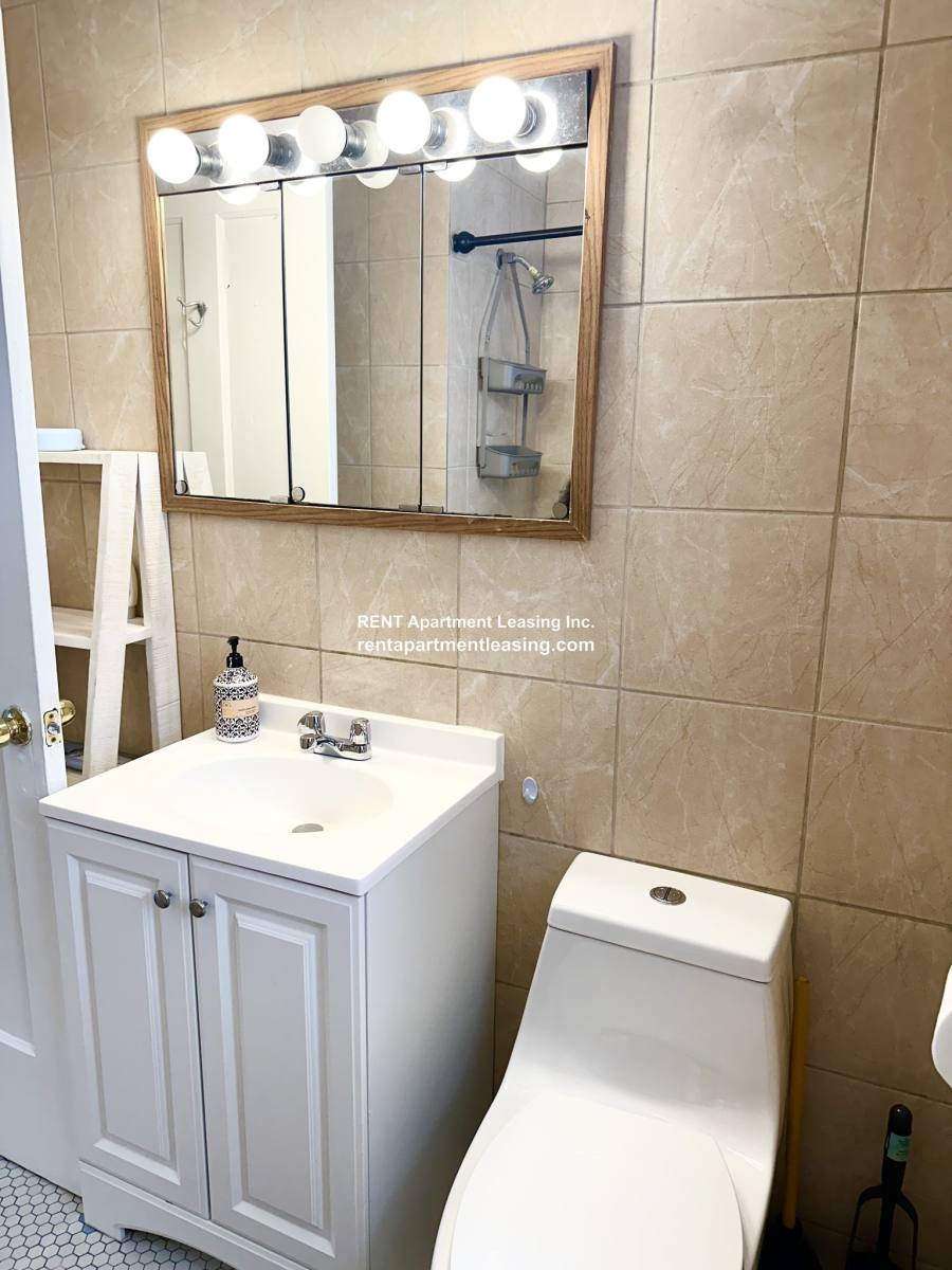 Apartment for rent at 6544 Talman Ave #2, Chicago, IL 60645