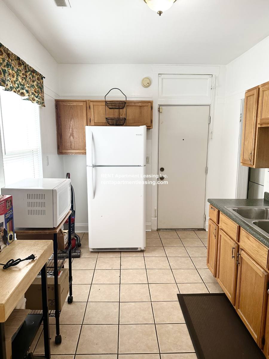 Apartment for rent at 6544 Talman Ave #2, Chicago, IL 60645