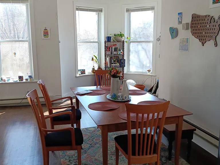 Apartment for rent at 856 W George St #2, Chicago, IL 60657