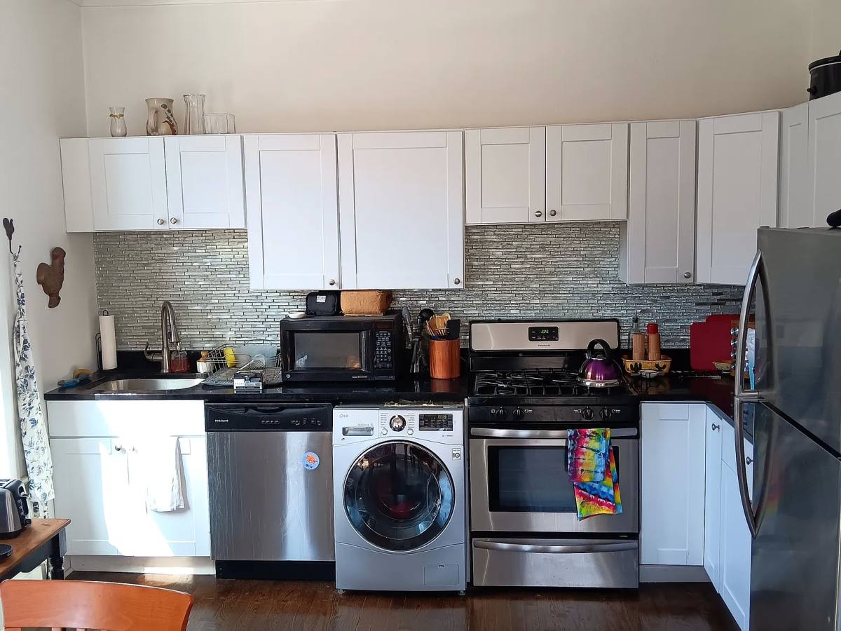 Apartment for rent at 856 W George St #2, Chicago, IL 60657