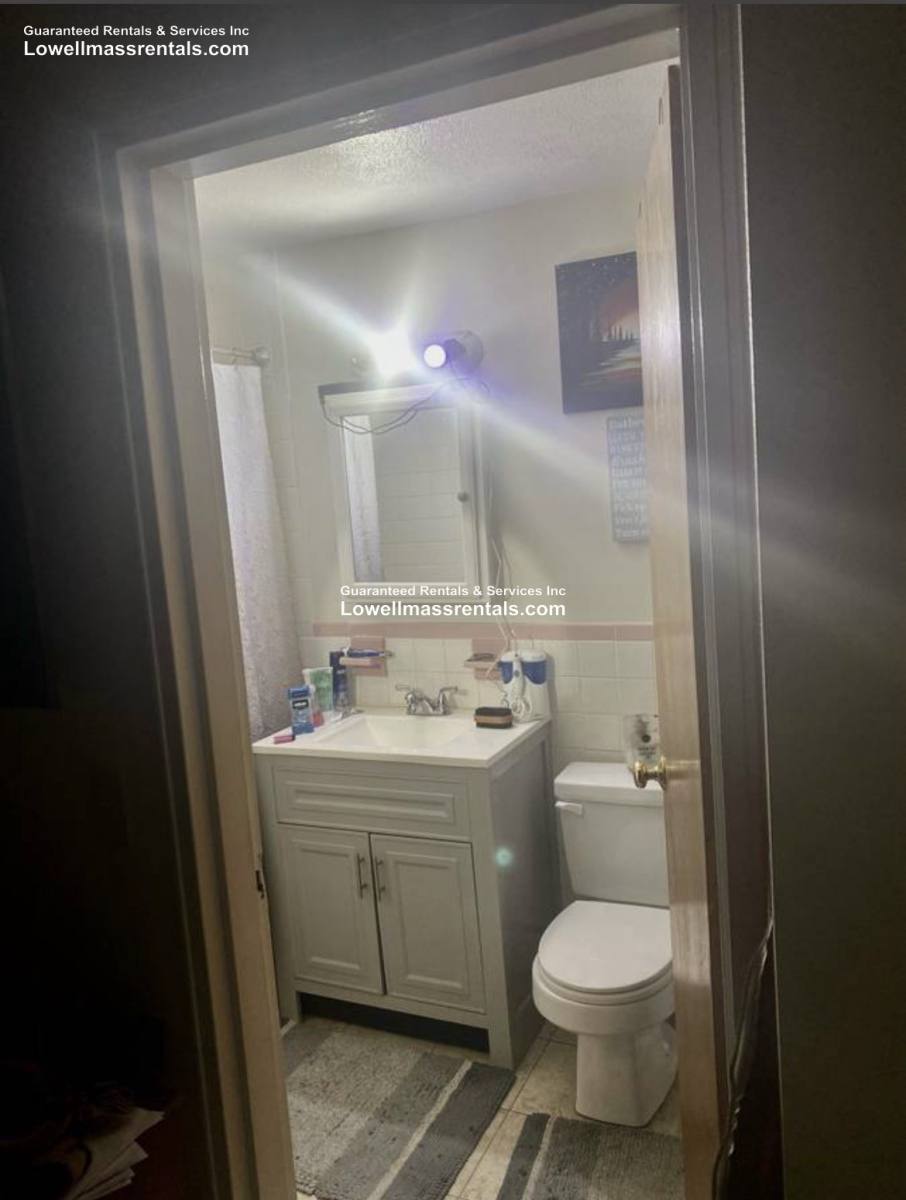 Apartment for rent at 238 Chelsea St #23, Everett, MA 02149