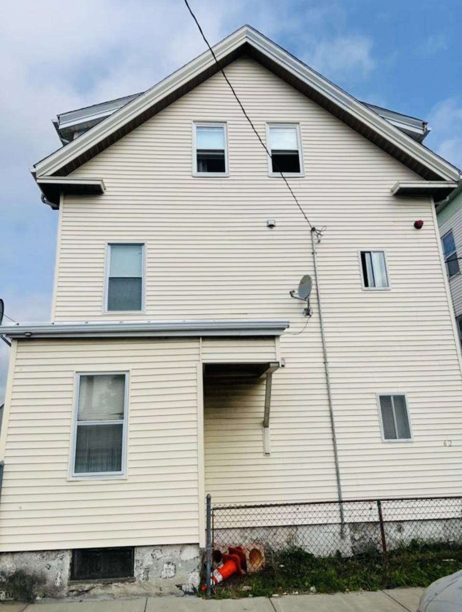 Apartment for rent at 62 Greenwich St #2R, Dorchester, MA 02122