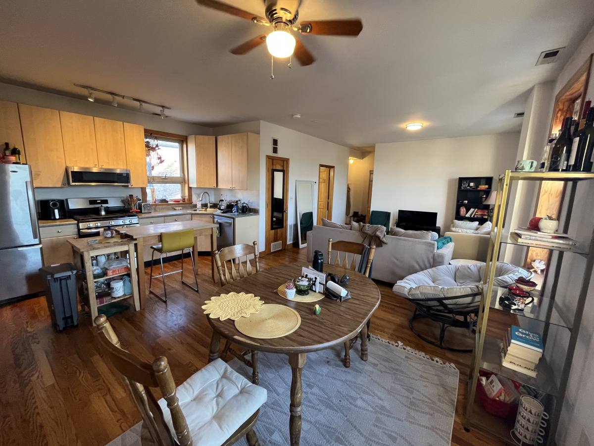 Apartment for rent at 1363 N Bosworth Ave #5, Chicago, IL 60642