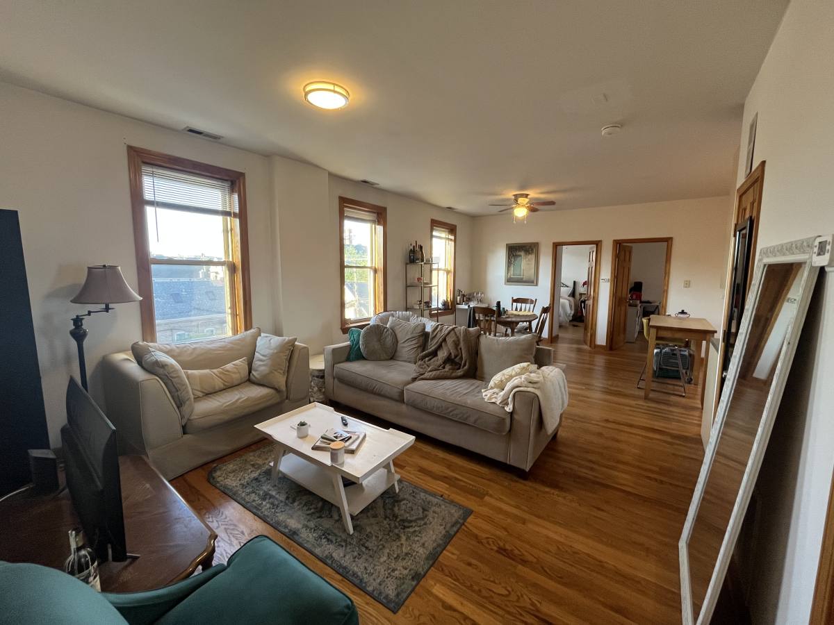 Apartment for rent at 1363 N Bosworth Ave #5, Chicago, IL 60642