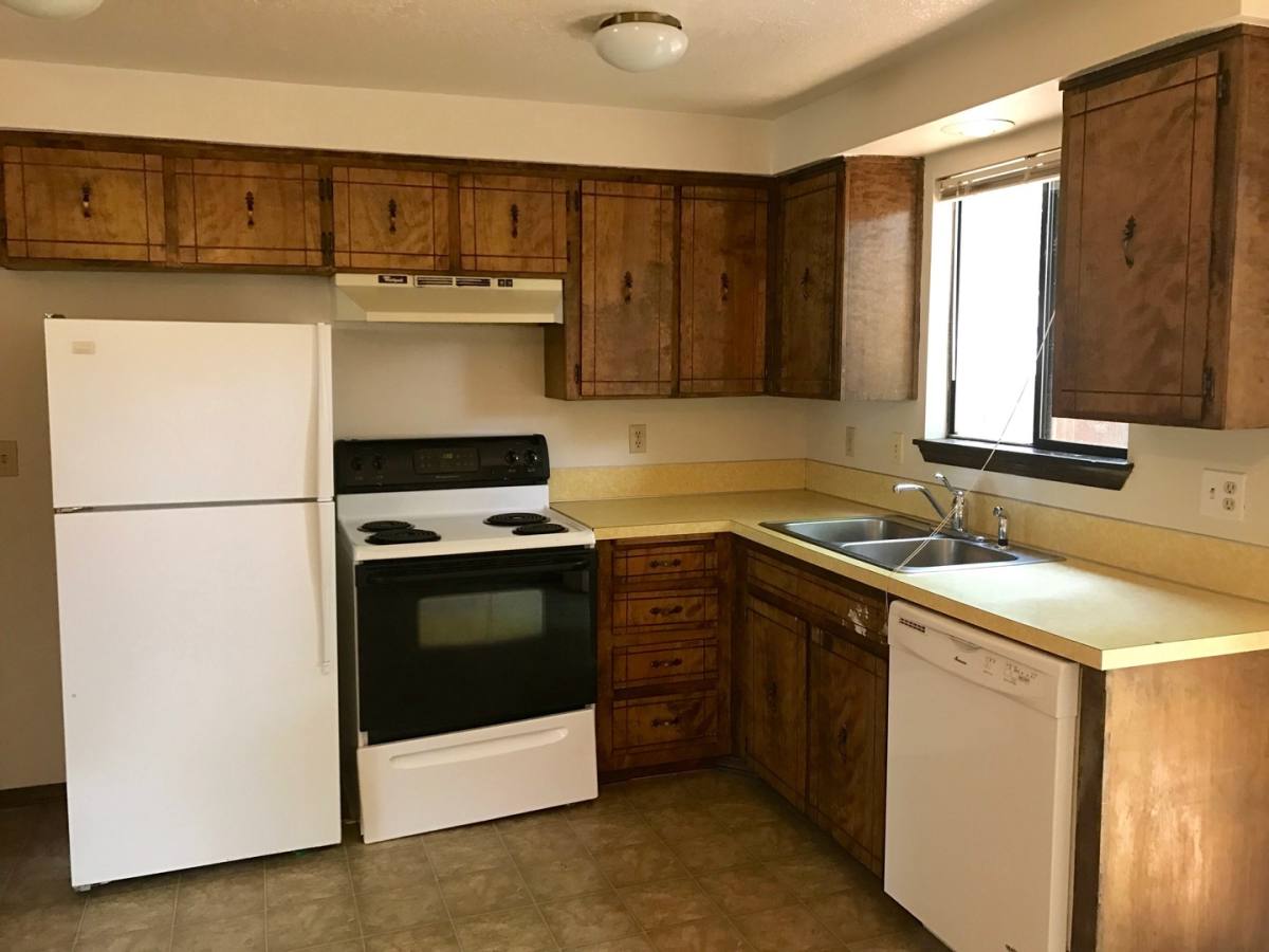 Apartment for rent at 5437 - 5439 Nicole Court SE, Salem, OR 97306